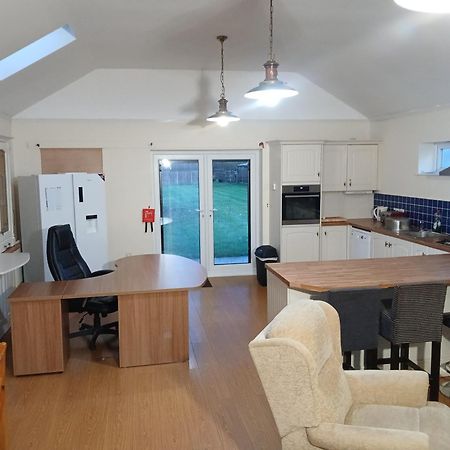 Pay2Stay Chester Extérieur photo